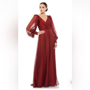 Mac DUGGAL SHEER BLOUSON SLEEVE
SURPLICE GOWN size 16